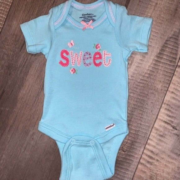 GERBER Onesies set of 2‎ baby girl- size Preemie - Picture 6 of 9